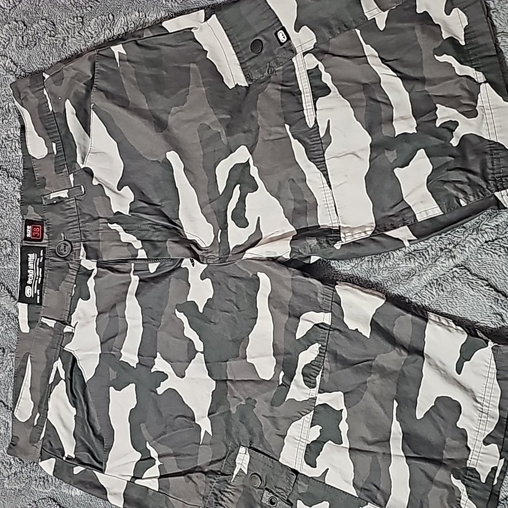 Ecko Unlimited Urban Camo Shorts Men’s Size 38